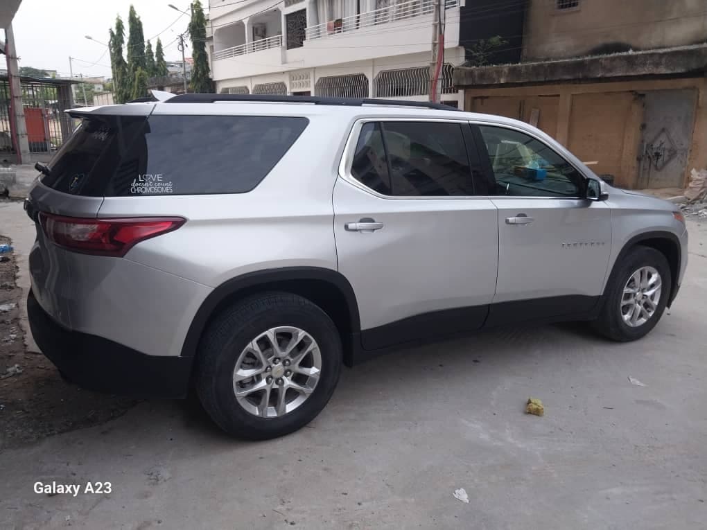 Chevrolet Traverse photo 2