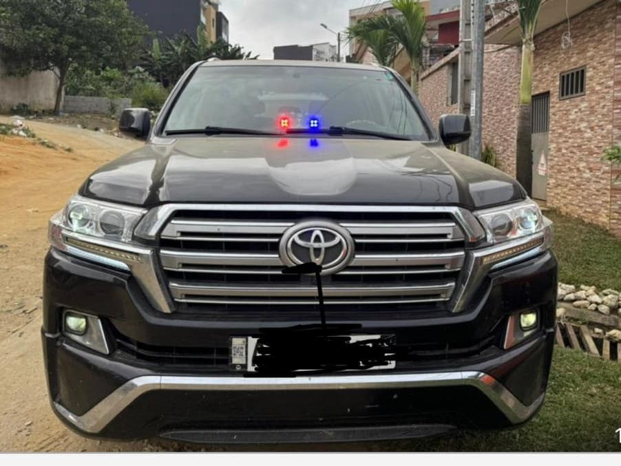 Toyota LAND CRUISER