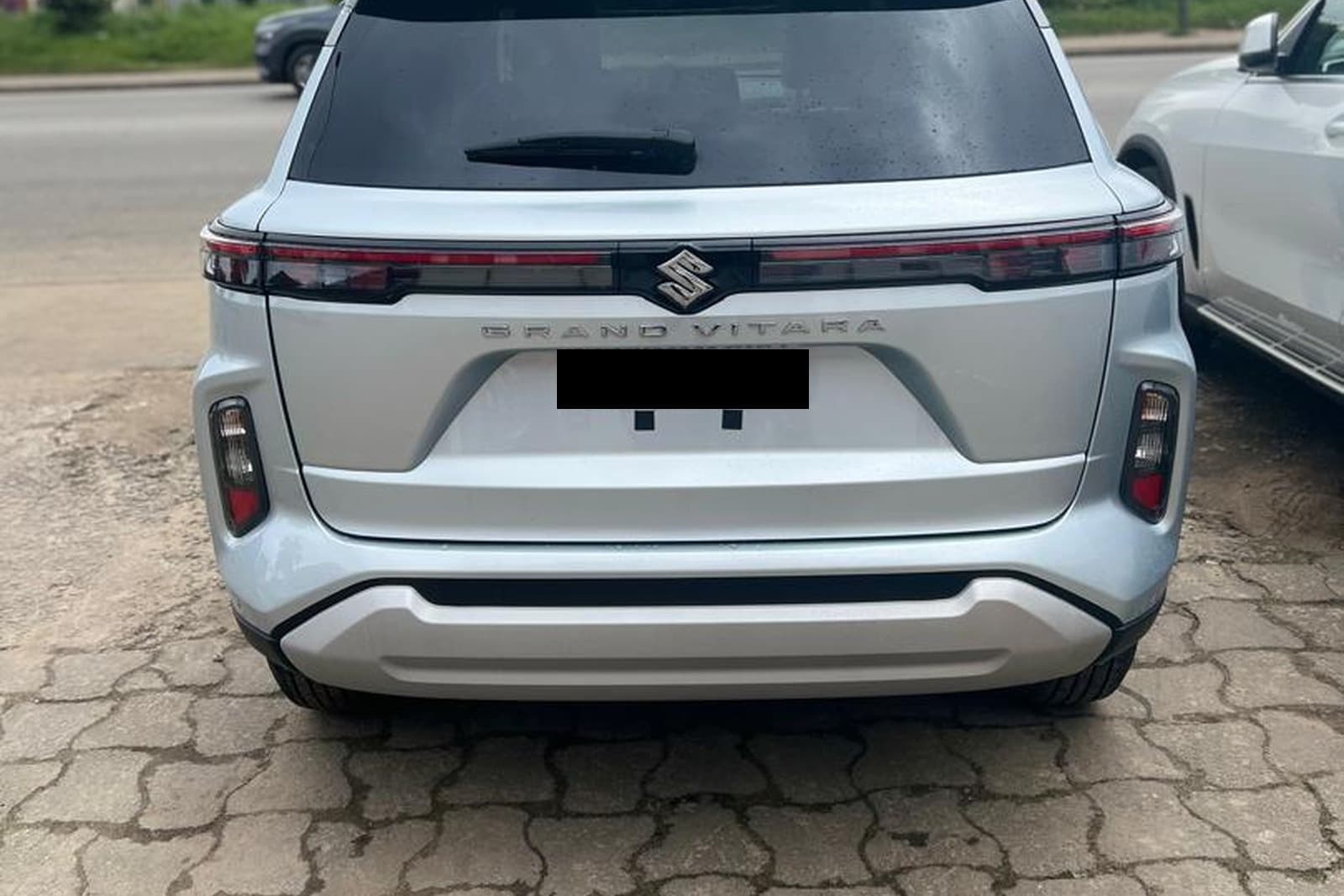 Suzuki Grand VITARA photo 2