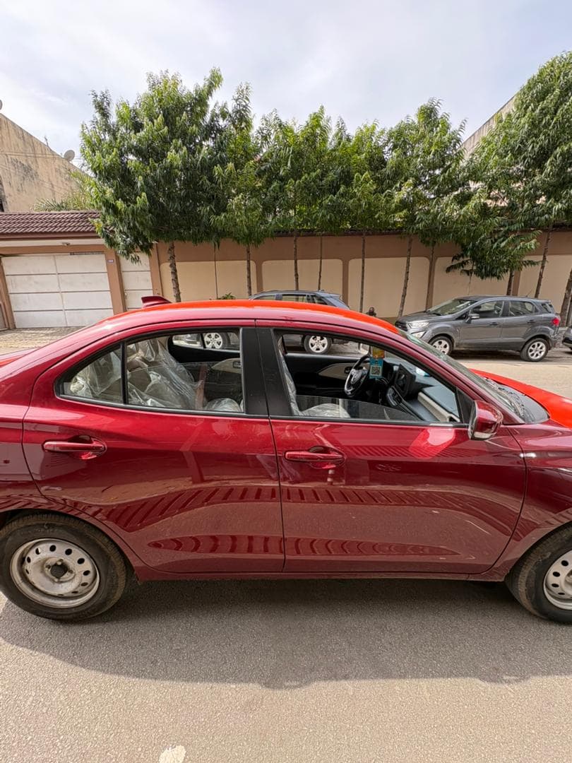 Suzuki SUZIKI DZIRE photo 2