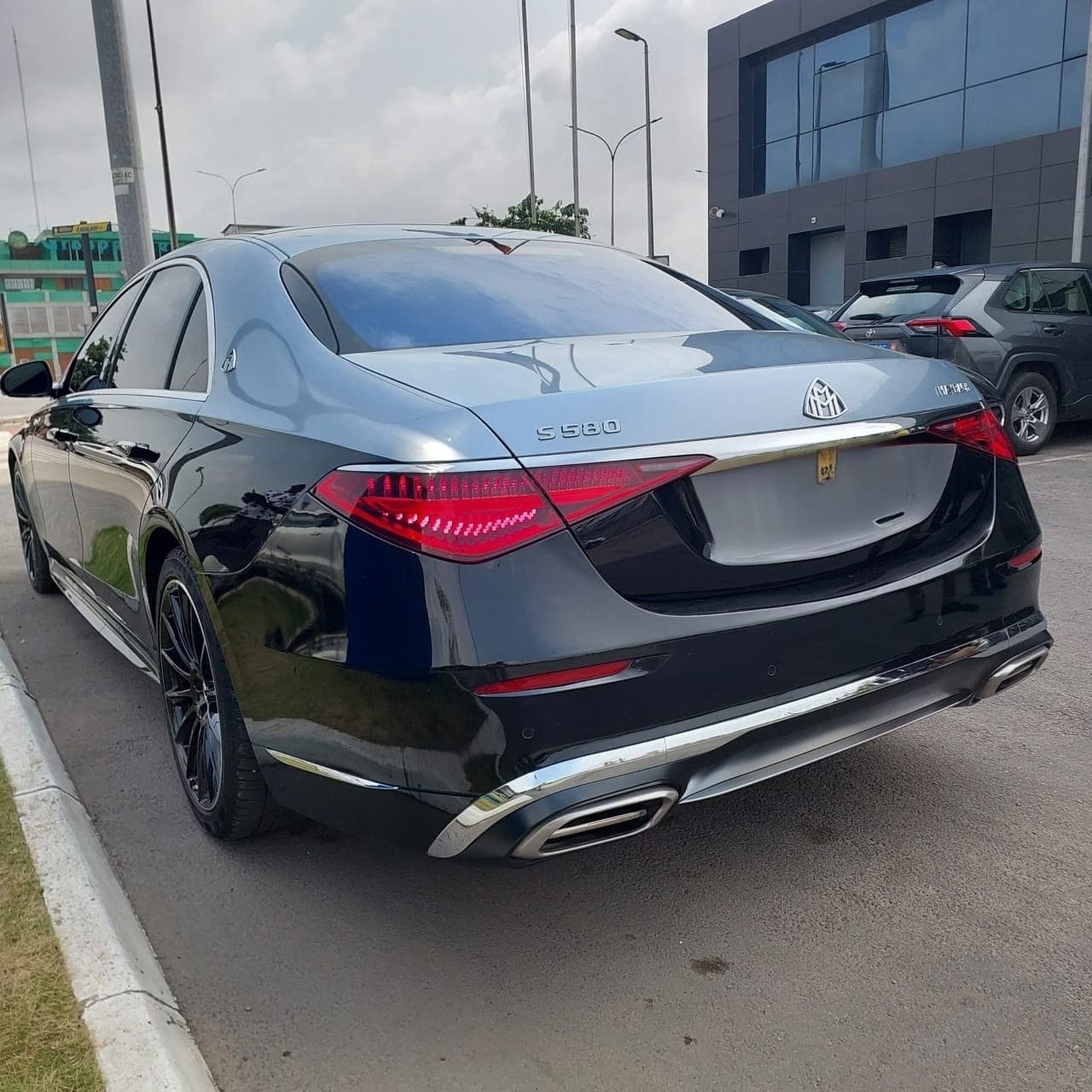 Mercedes Maybach berline Ultra-Luxueuse S580 photo 4