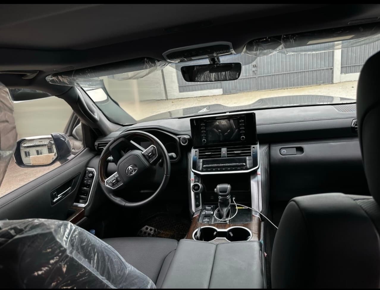 Toyota Land Cruiser TWN Turbo photo 2