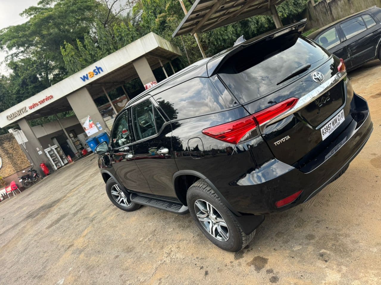Toyota Fortuner photo 5