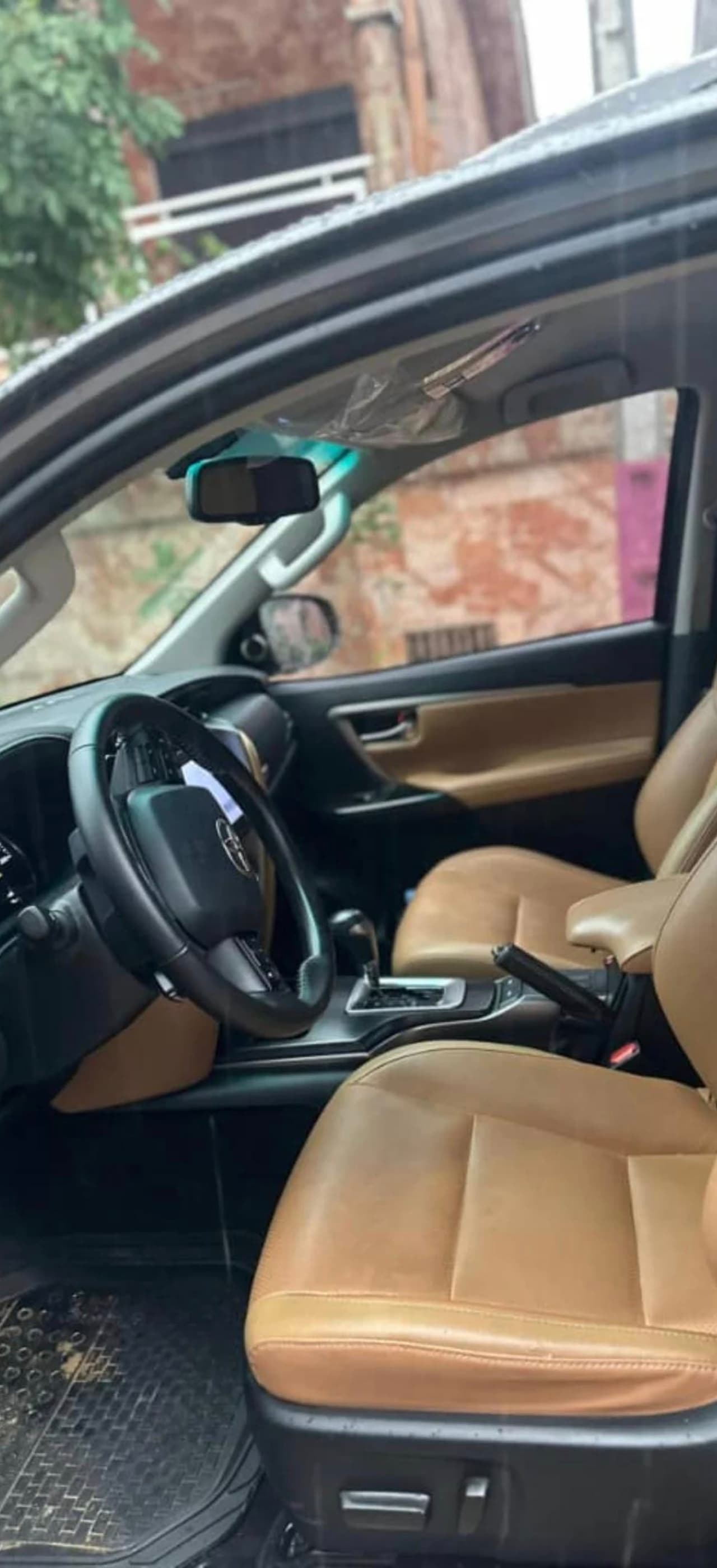 Toyota Fortuner photo 2