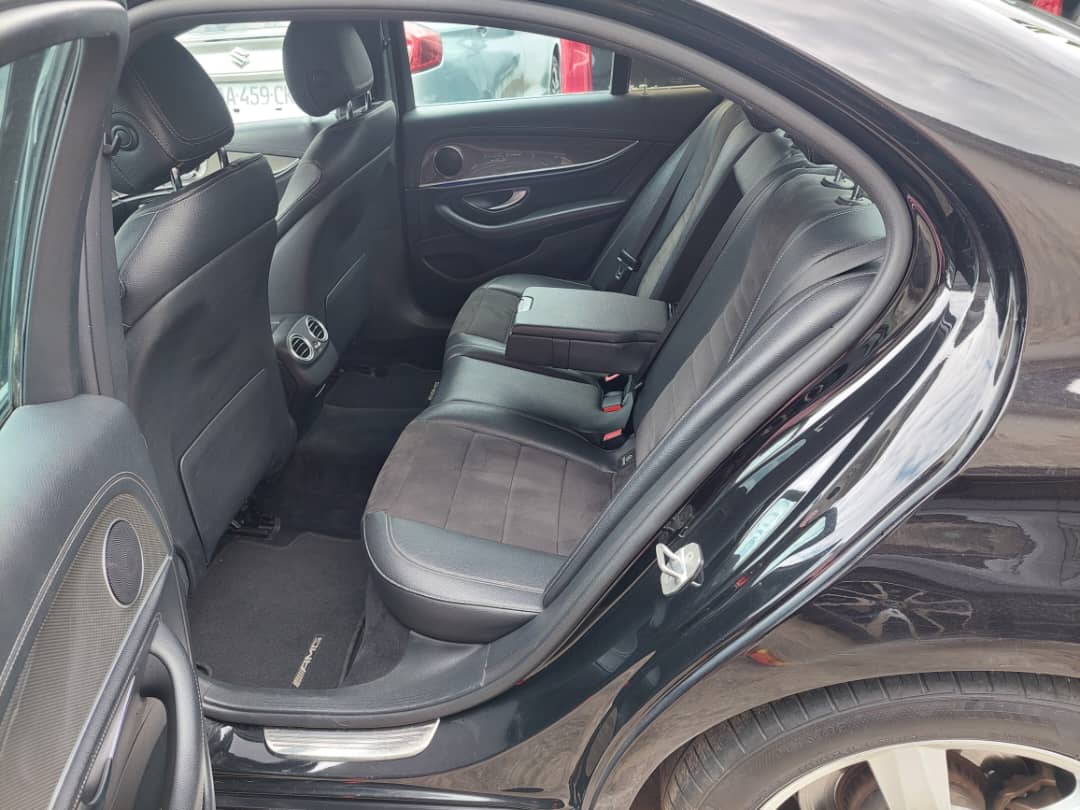 Mercedes-Benz C300 photo 3