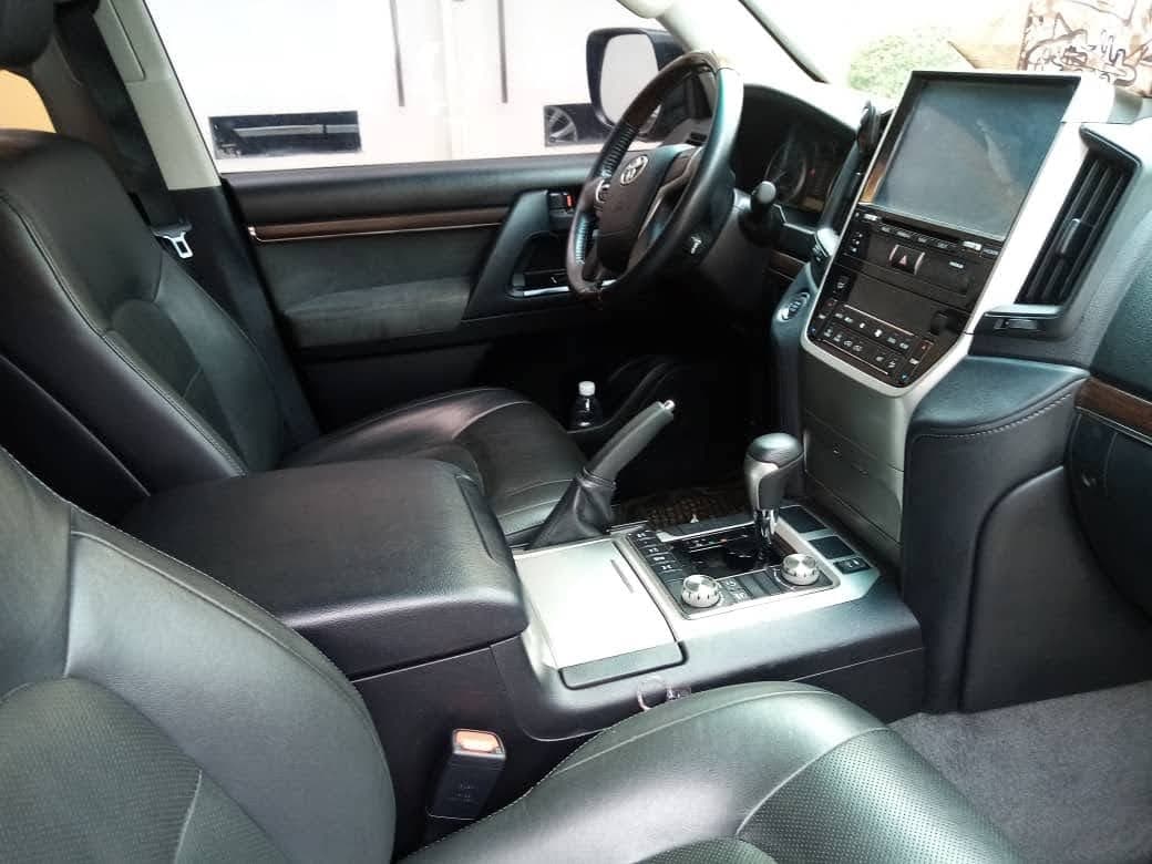 Toyota LAND CRUISER photo 2