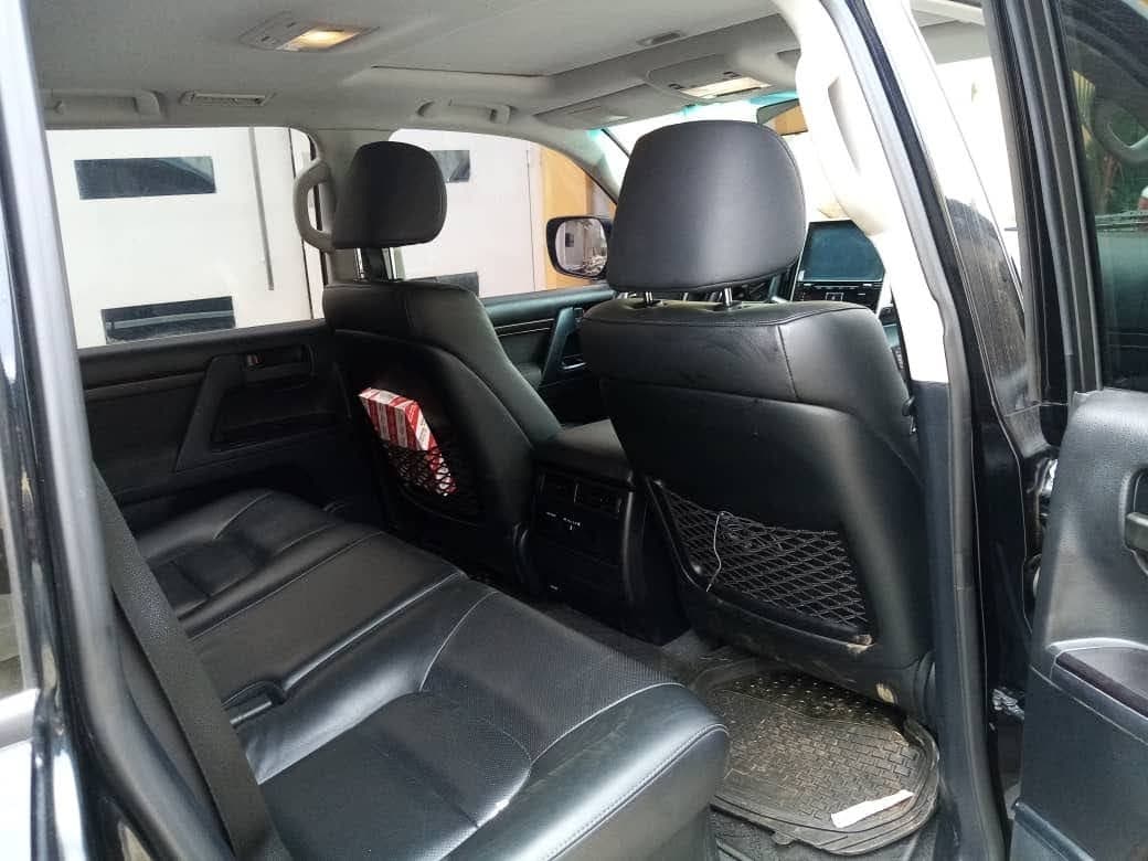 Toyota LAND CRUISER photo 3
