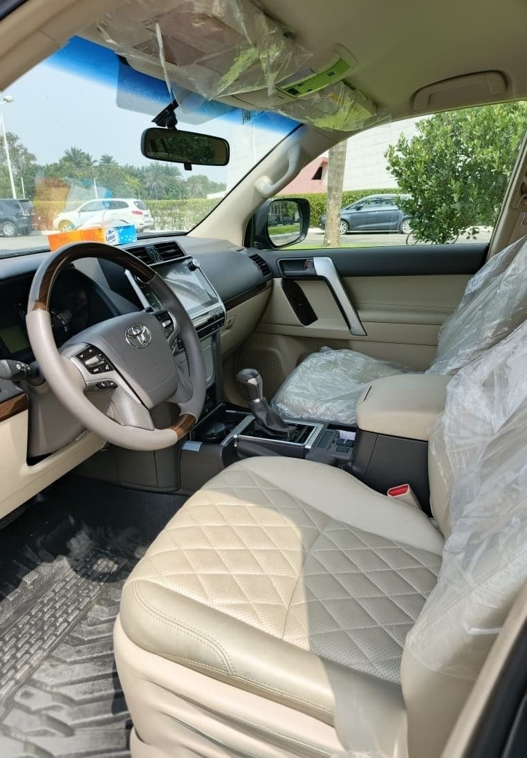 Toyota Land cruiser Prado VXR photo 2