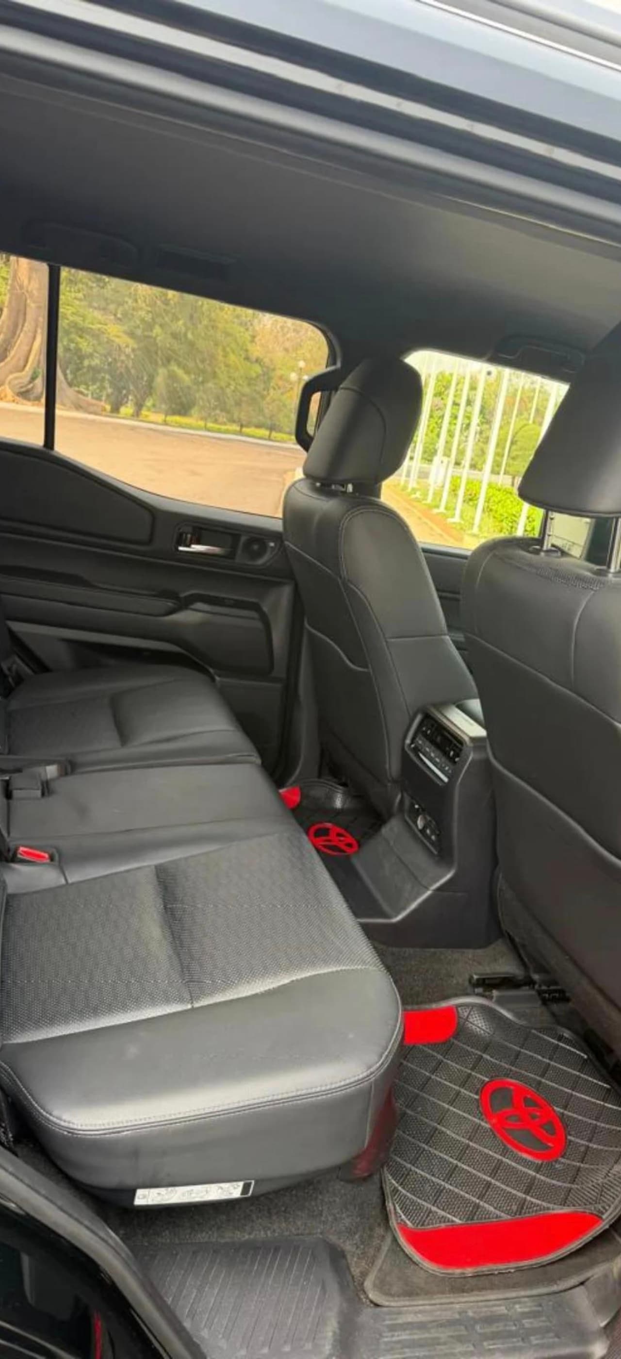 Toyota Land cruiser Prado photo 3