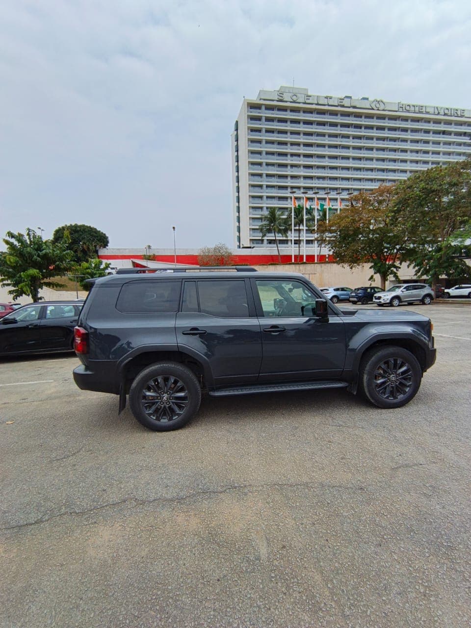 Toyota Land cruiser Prado photo 4