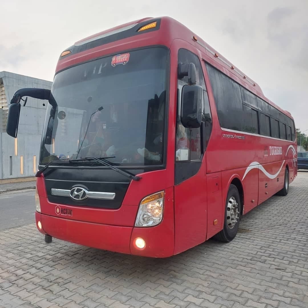 Hyundai Universe Bus 55 places