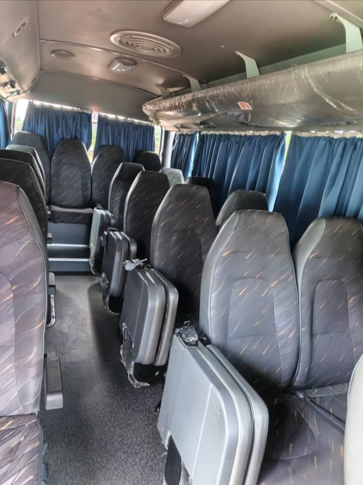 Hyundai County Bus 32 places photo 2