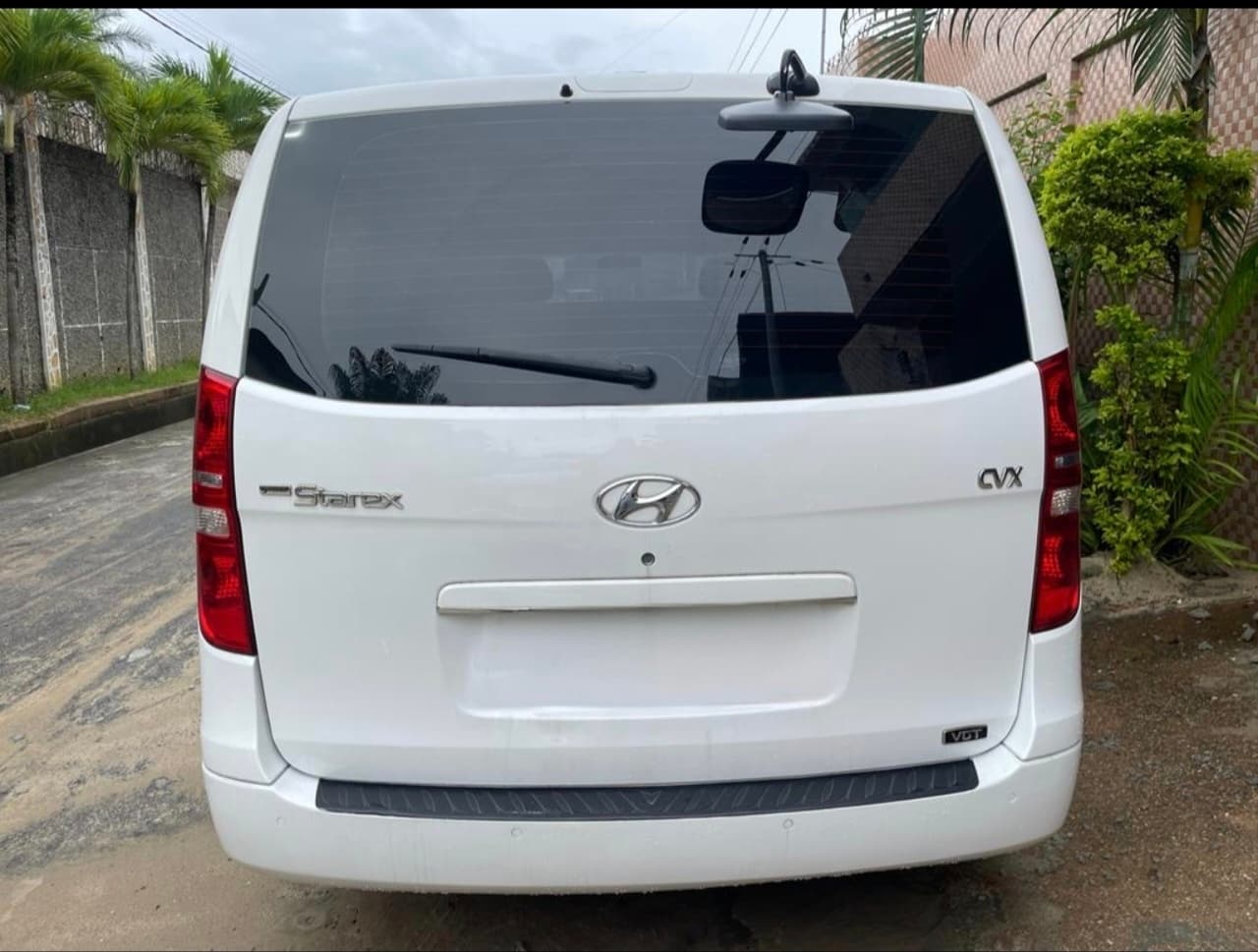Hyundai Starex 12 places photo 5
