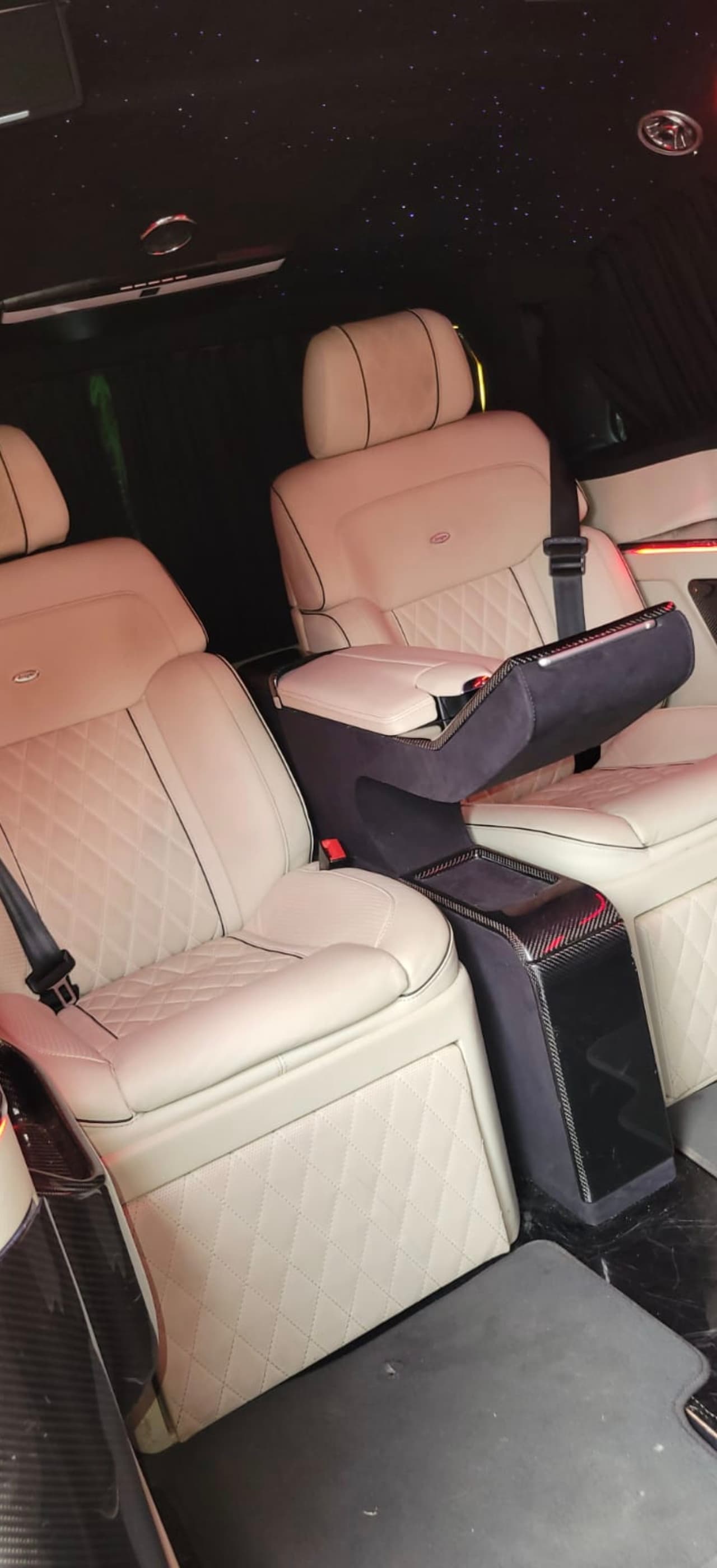 Mercedes VAN Maybach - Salon 4 places+ 2 devant photo 5