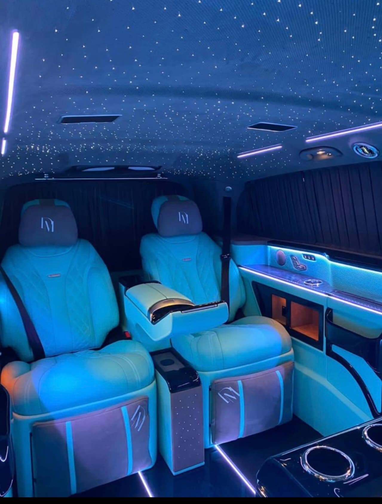Mercedes VAN Maybach - Salon 4 places+ 1 avant photo 4