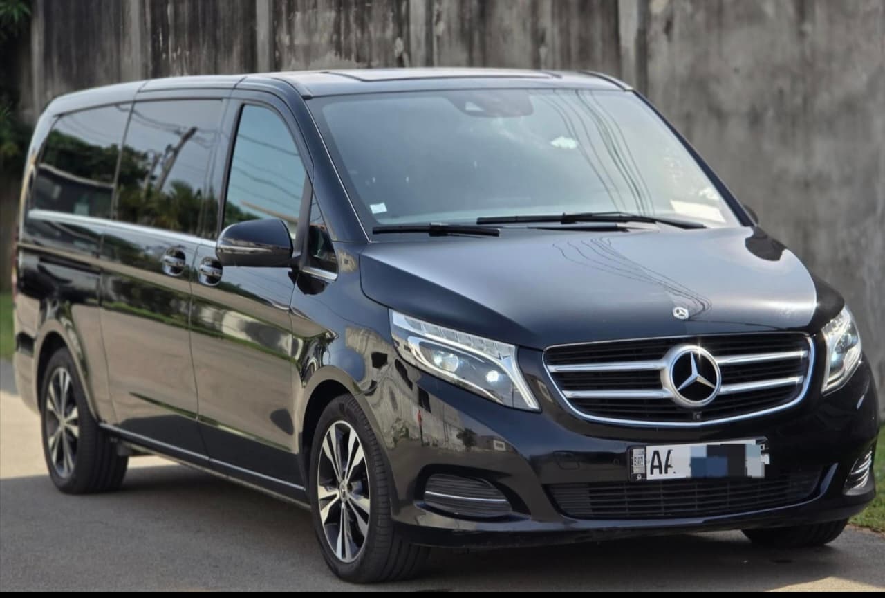 Mercedes VAN Vitto 6 PLACES ET 4 SALONS