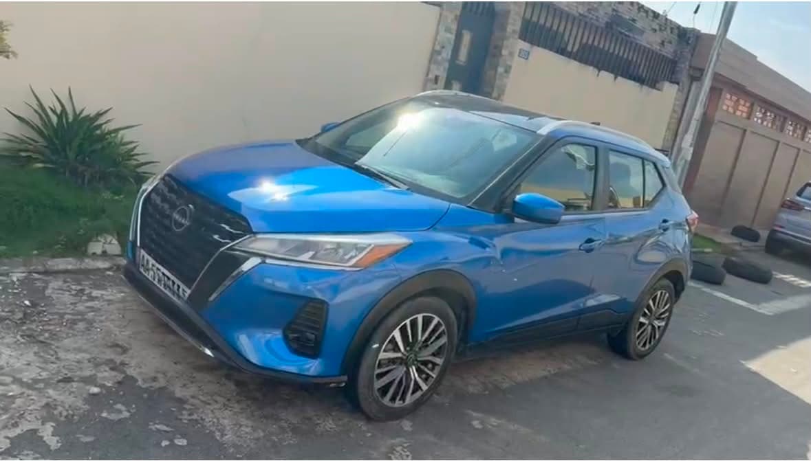 Nissan Kicks photo 2