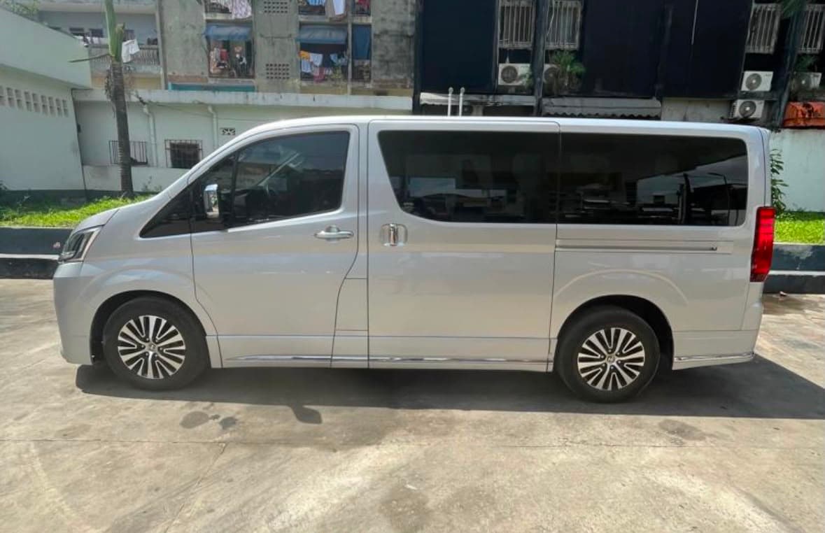 Toyota GRANVIA - Salon 6 places photo 3