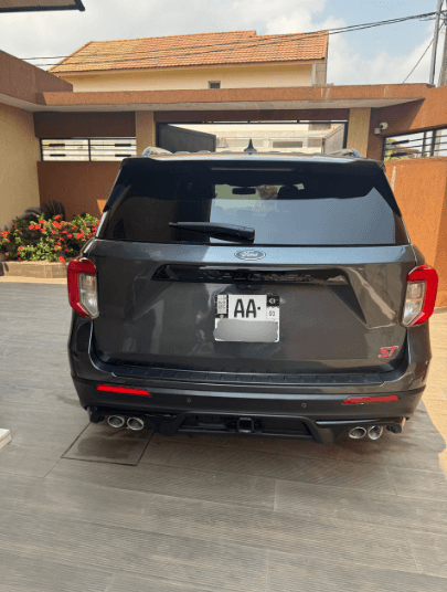 Ford EXPLORER photo 5