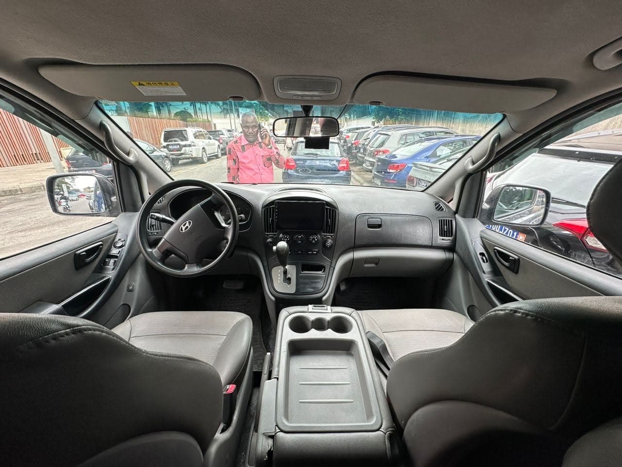 Hyundai GRAND STAREX 12 PLACES photo 3