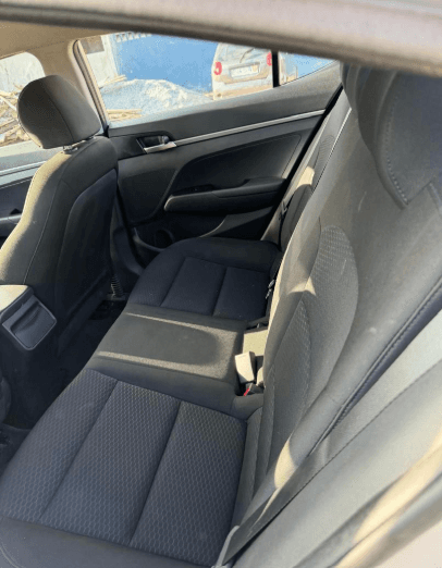 Hyundai Elantra photo 4