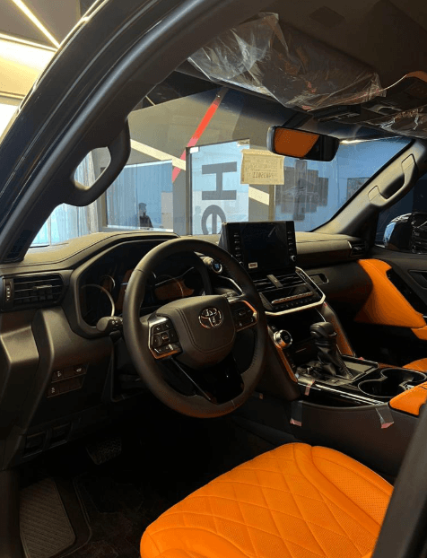 Toyota LAND CRUISER LC 300 photo 3