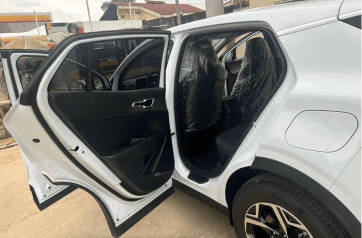 Kia SPORTAGE 2023 photo 4