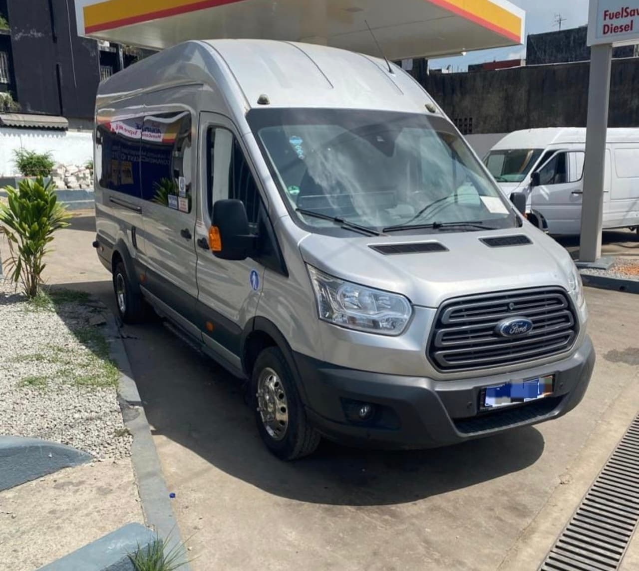 Ford Transit 17 Places