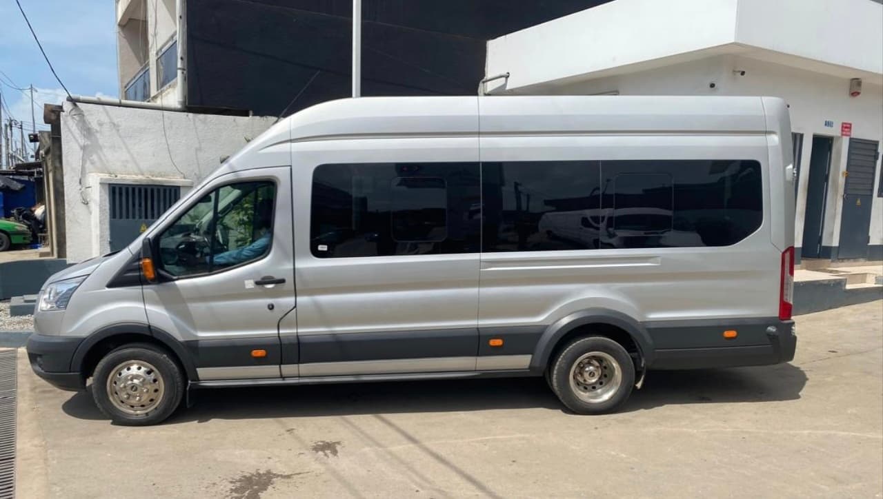Ford Transit 17 Places photo 4