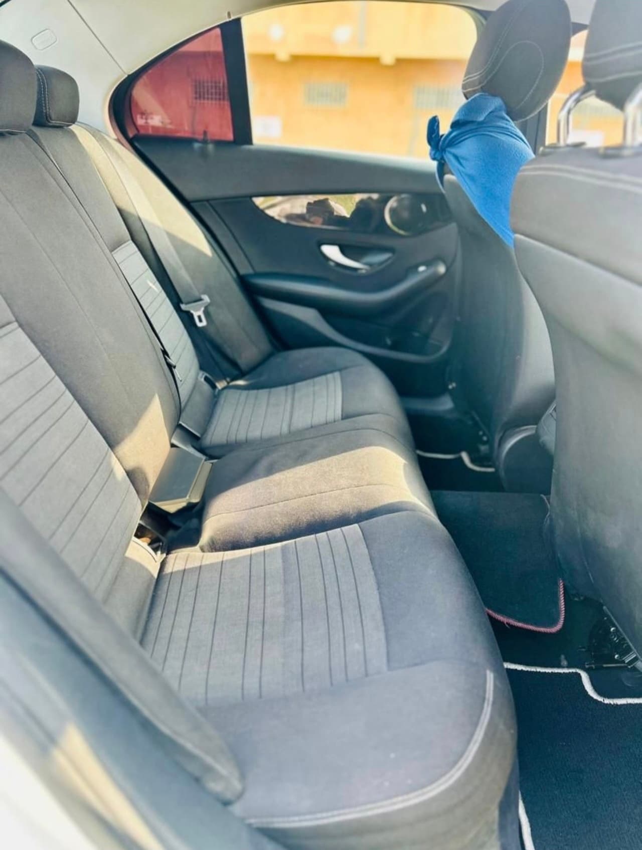 Mercedes-Benz C300 photo 3