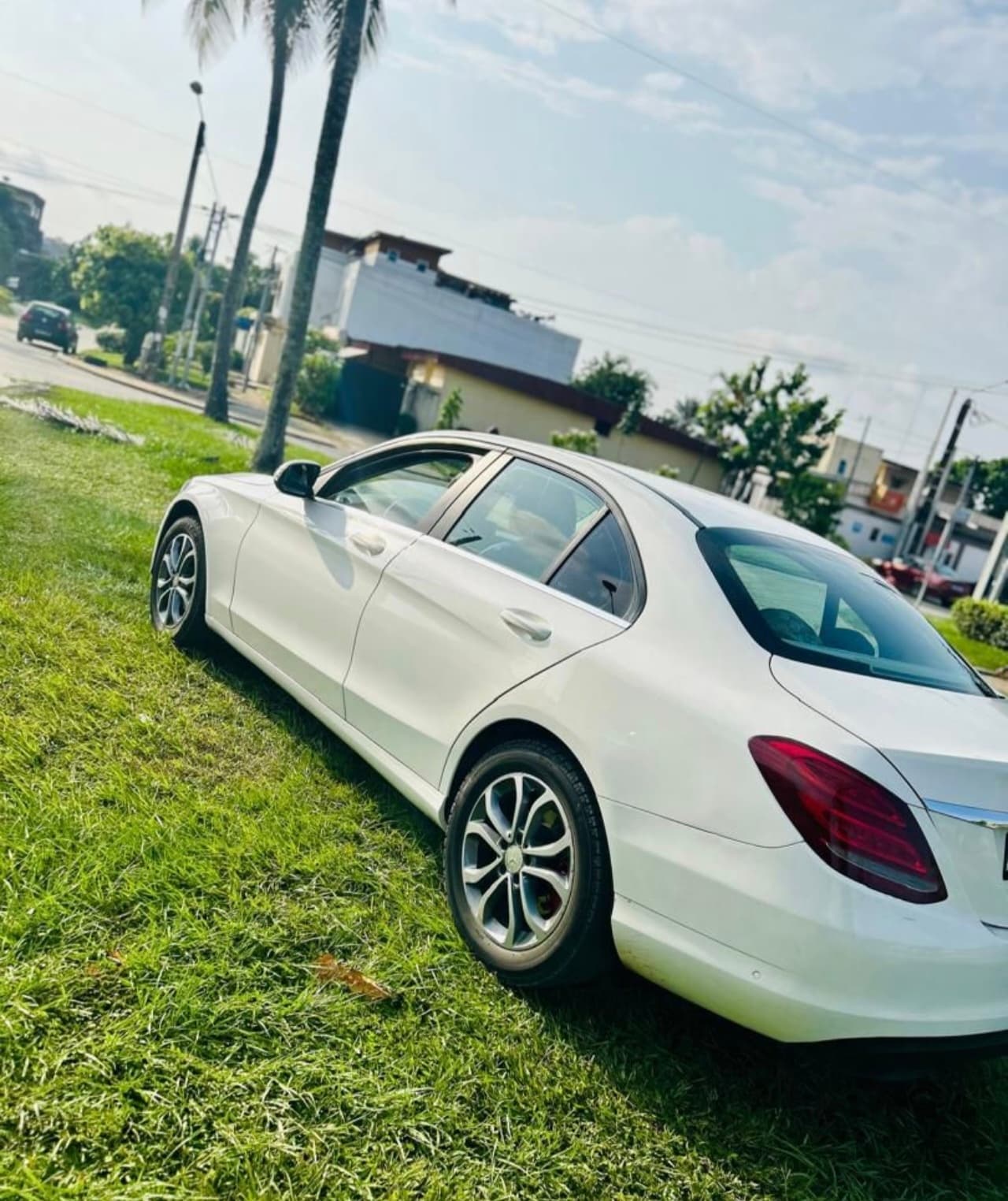 Mercedes-Benz C300 photo 4