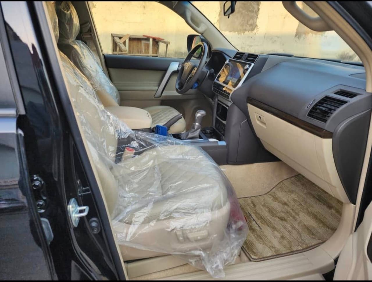 Toyota Land cruiser Prado VXR photo 3