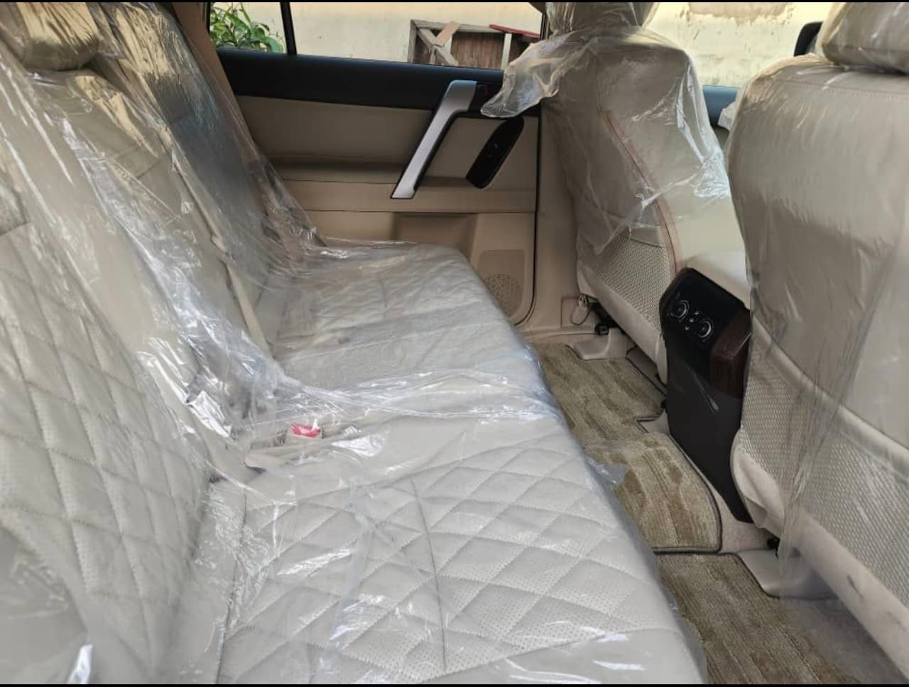 Toyota Land cruiser Prado VXR photo 4