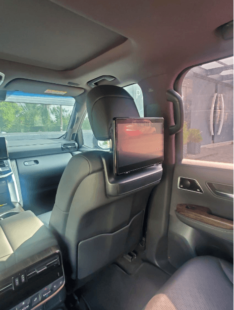 Toyota Land Cruiser LC300 photo 4