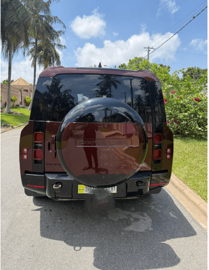 Land Rover Defender photo 5