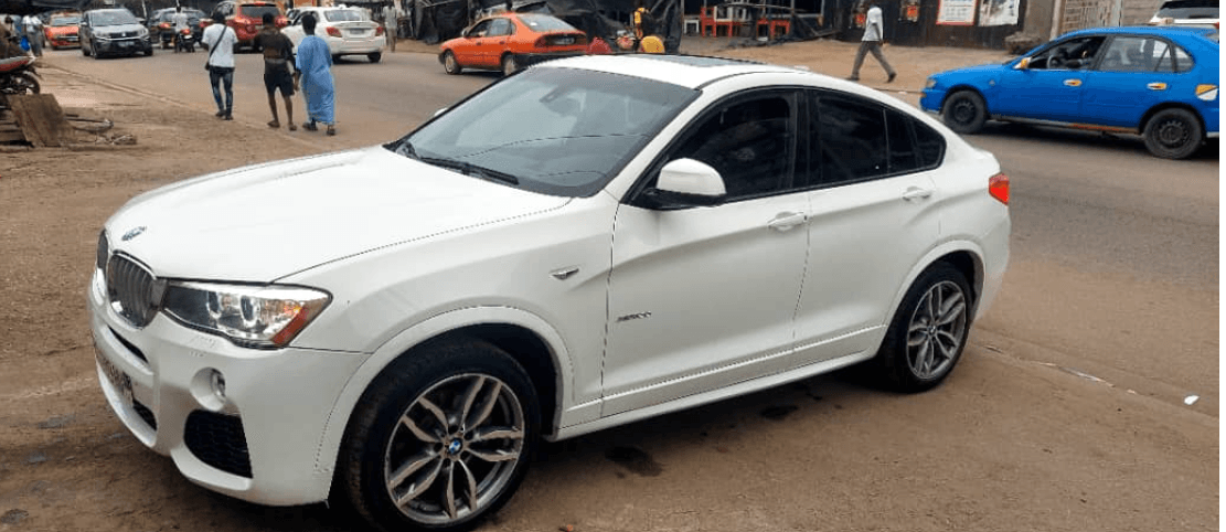 BMW X4 photo 2