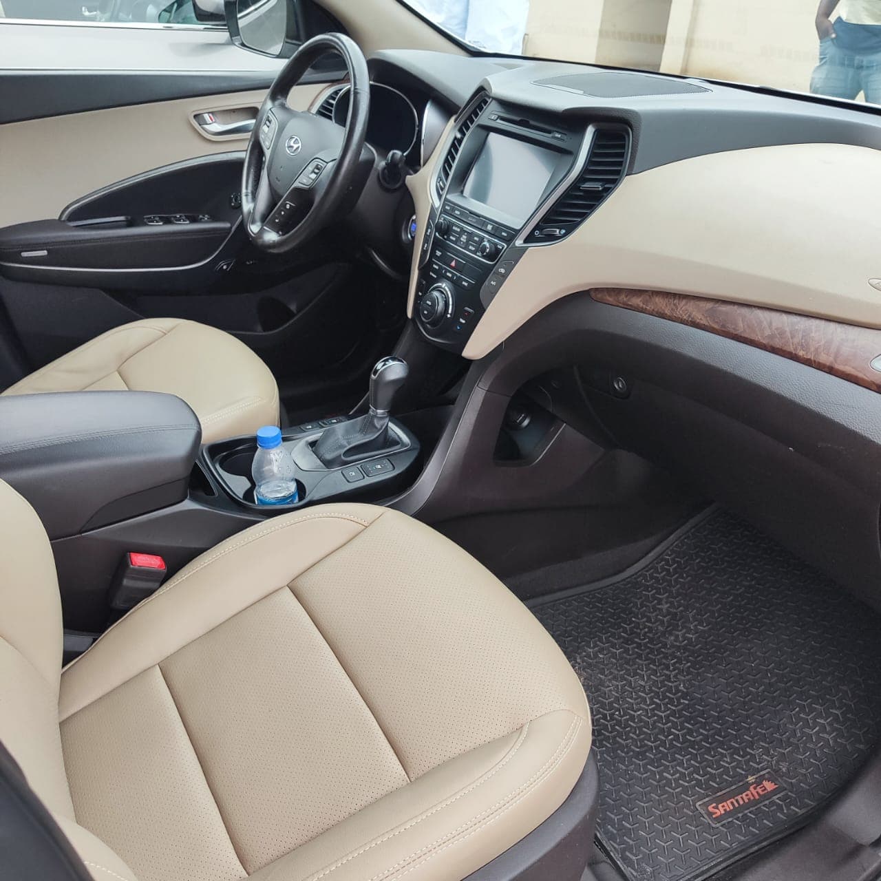 Hyundai SANTAFE photo 3