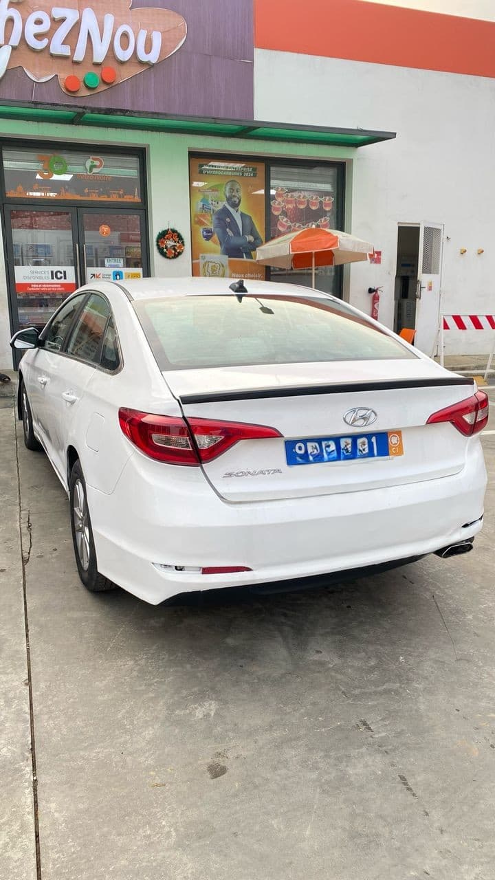 Hyundai SONATA photo 4