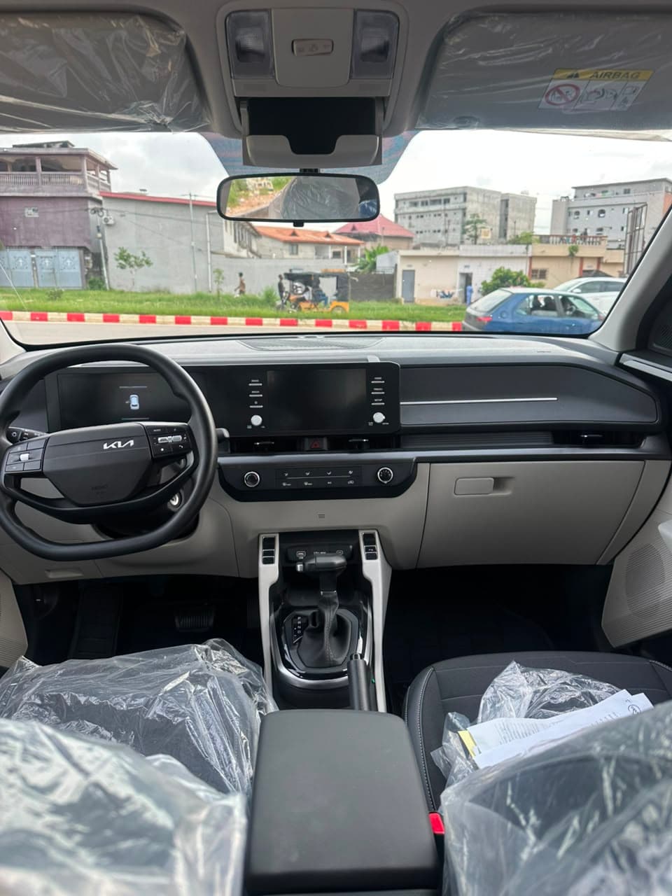 Kia CARENS photo 2