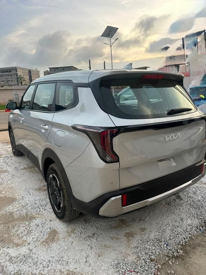 Kia CARENS photo 5