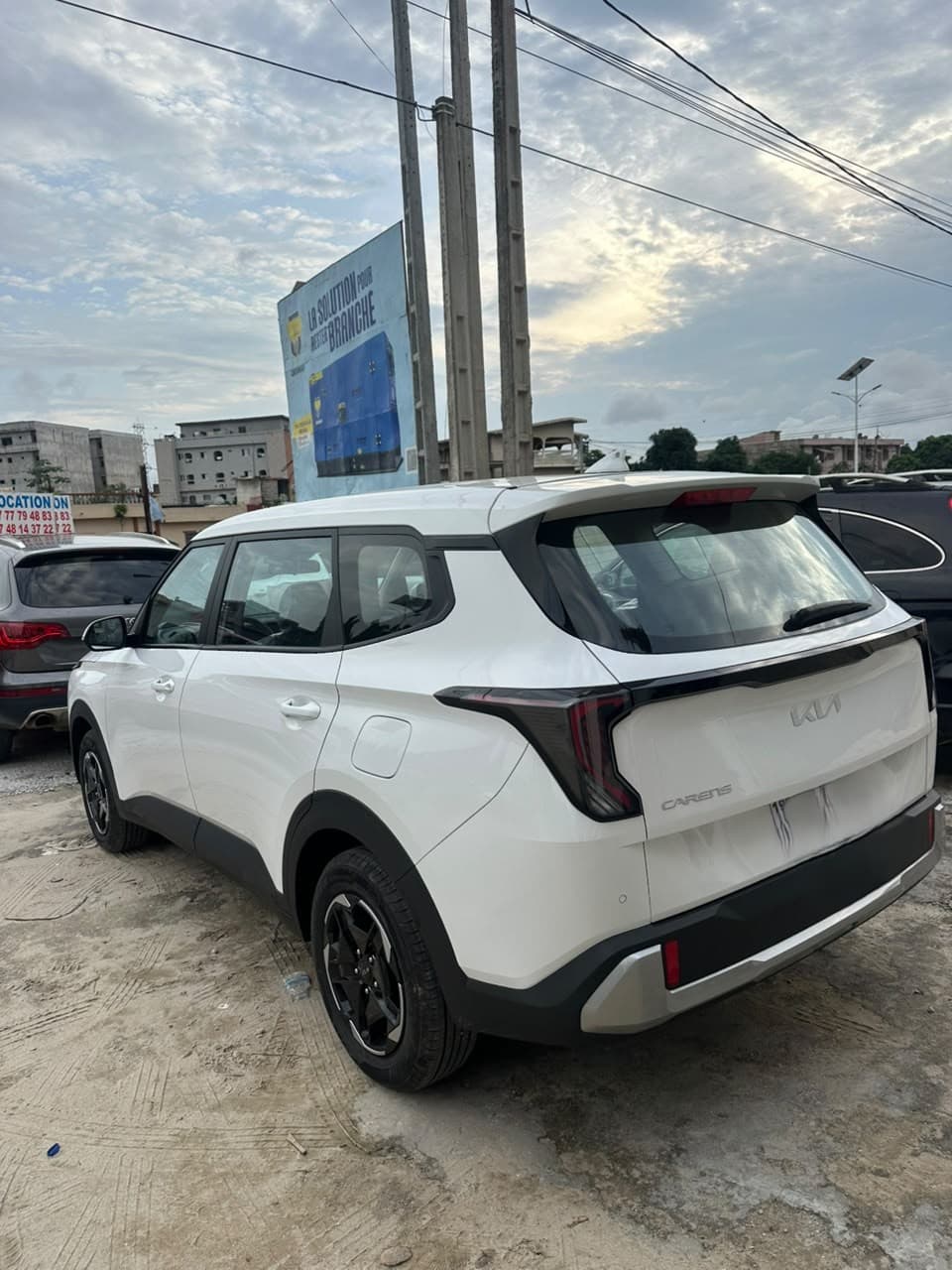 Kia CARENS photo 5