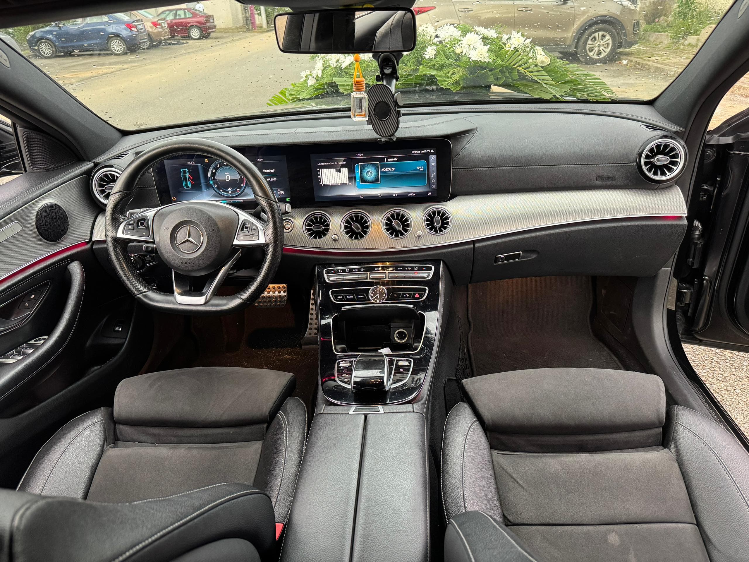 Mercedes-Benz Class E200 photo 3