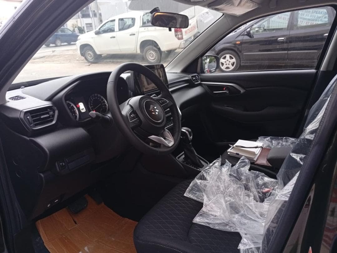 Suzuki Grand VITARA photo 2
