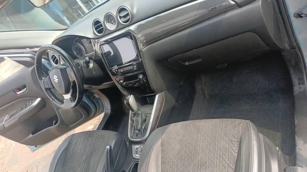 Suzuki Vitara photo 2