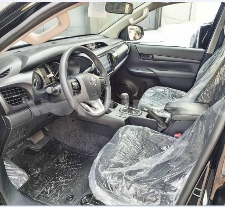 Toyota Hilux photo 2