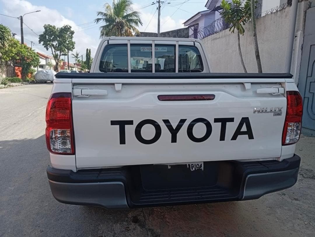 Toyota Hilux photo 4