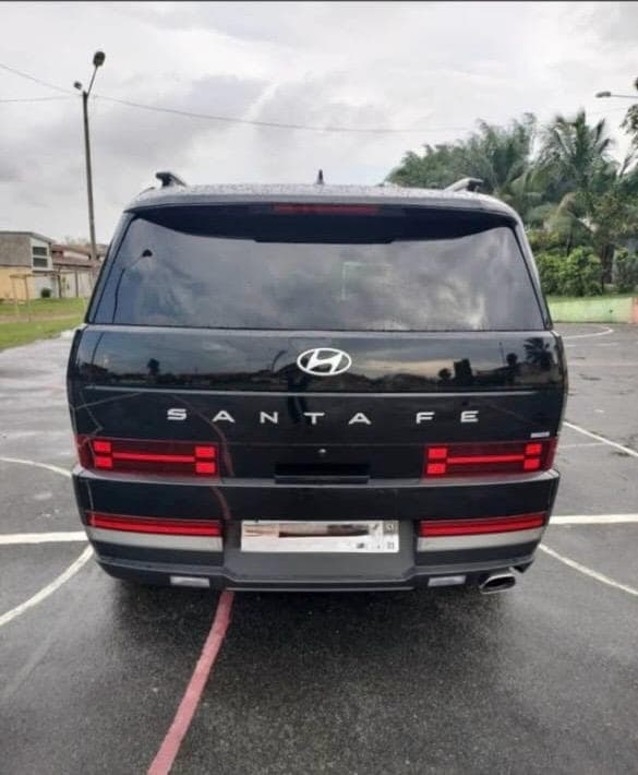 Hyundai SANTAFE photo 5