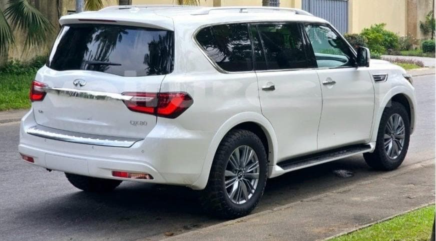 Infiniti QX80 photo 5