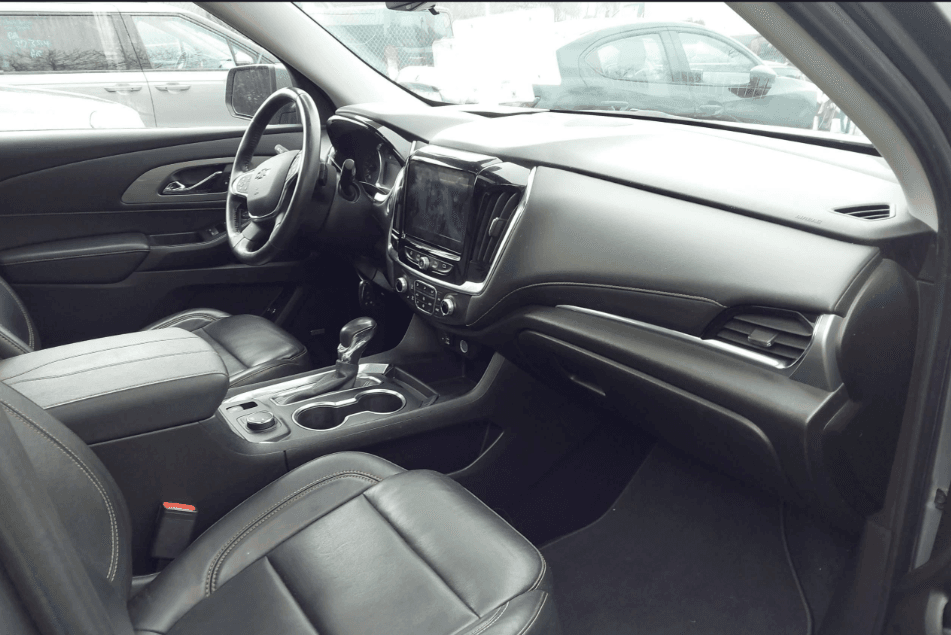 Chevrolet Traverse photo 3