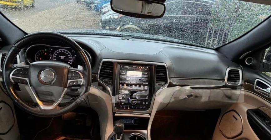 Jeep Cherokee photo 3